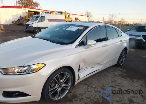 2015 Ford Fusion Titanium z USA, uszkodzony, nr VIN 3FA6P0D96FR221101